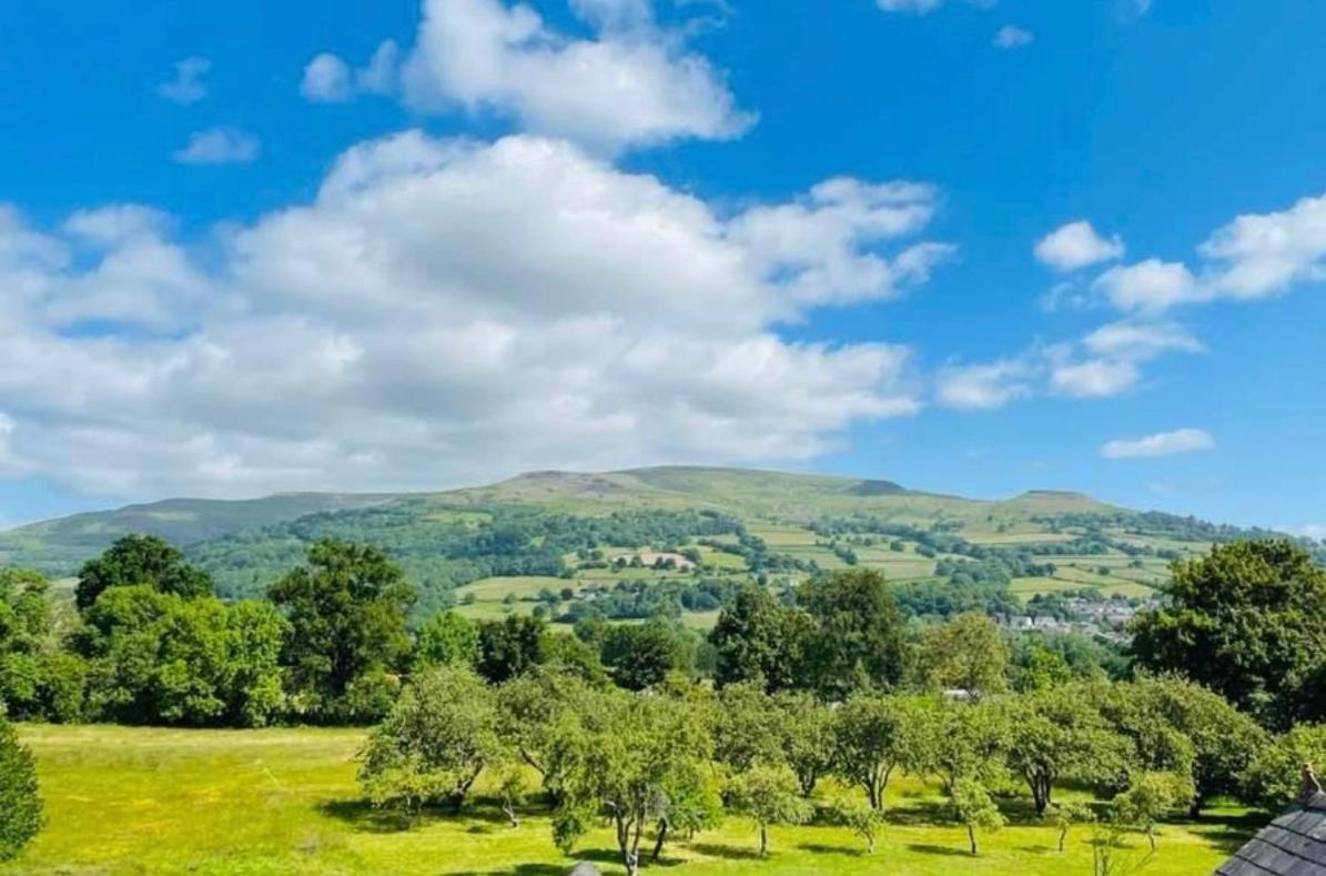 Tanglewood House Abergavenny With Private Parking Villa ภายนอก รูปภาพ